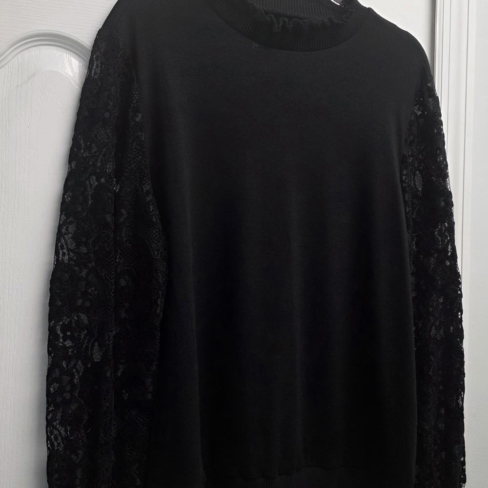 Chic Black Lace Sleeve Women's Sweatshirt